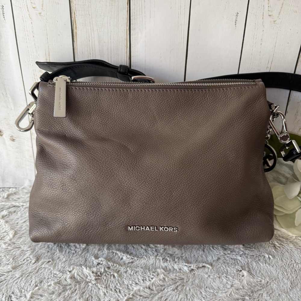 Michael Kors Taupe and Black Pebble Leather Handbag - Picture 4 of 13
